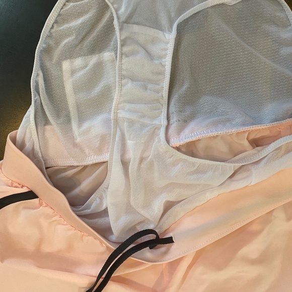 🎉Under Armour Light Pink Athletic Shorts w/ Liner, Drawstring, Size S, NWOT - Picture 4 of 4